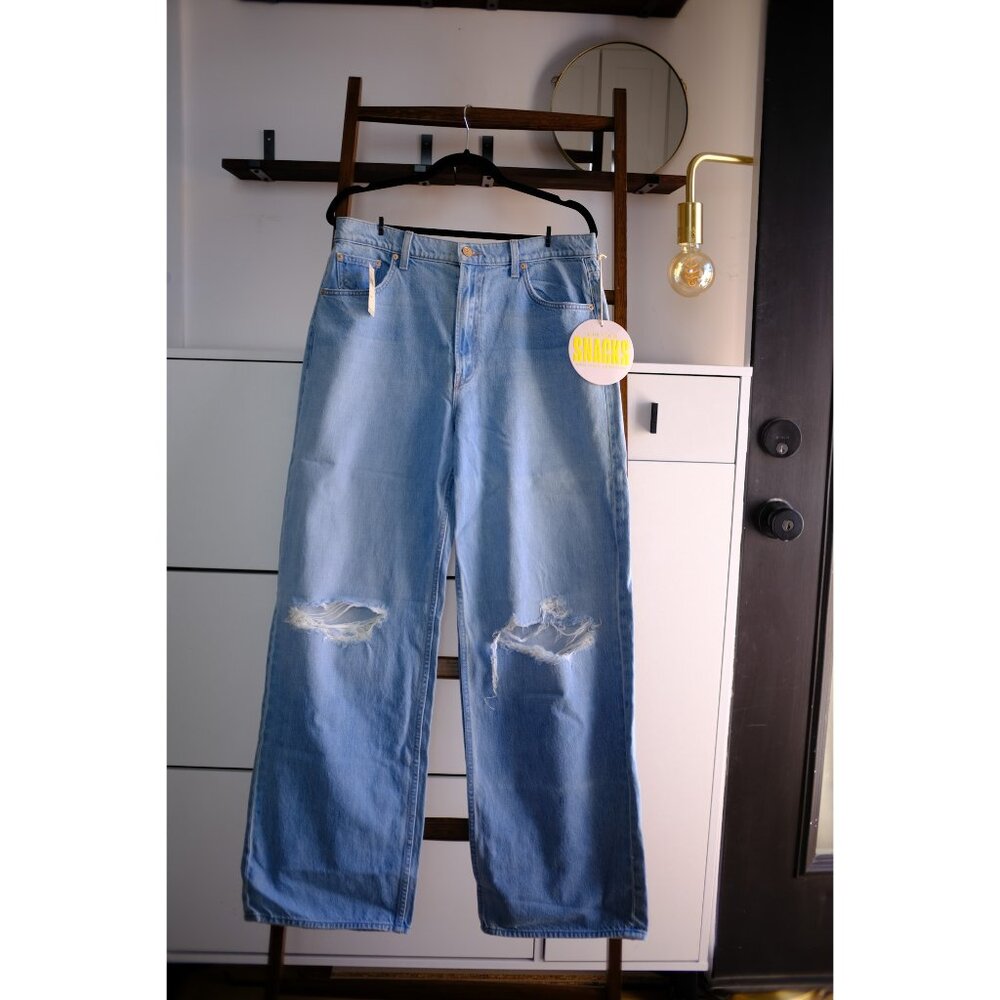 MOTHER Snacks The Slung Sneak Wide Leg Jeans, Ripped Knee Blue, US30